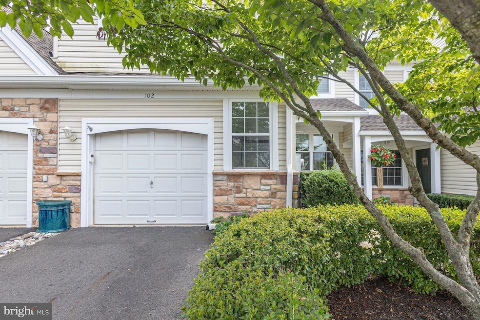 102 Waverly Ln unit 4, New Hope, PA 18938 - photo 1