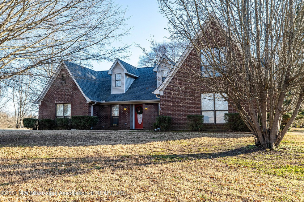 11945 Whispering Pines Dr, Olive Branch, MS 38654 - photo 1