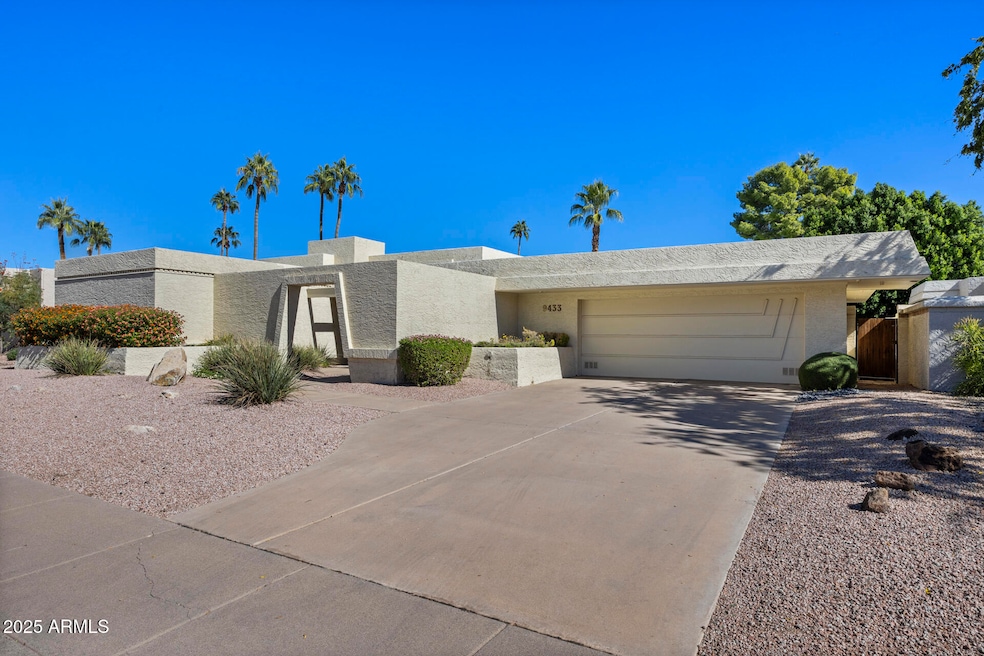 9433 N 80th Place, Scottsdale, AZ 85258 - photo 1