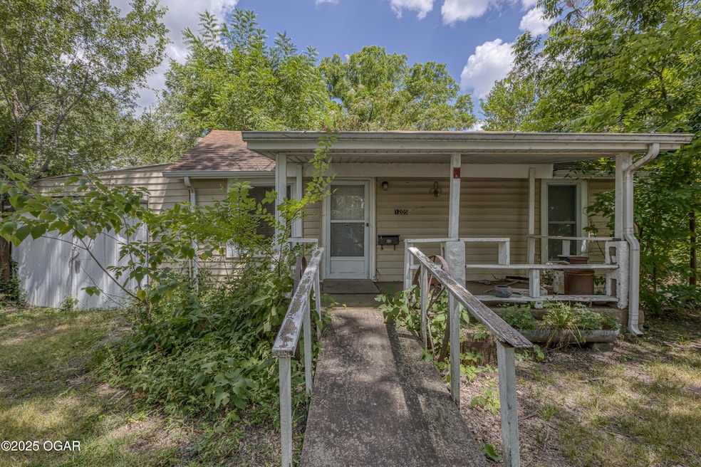 1205 Wisconsin Ave, Joplin, MO 64801 - photo 1