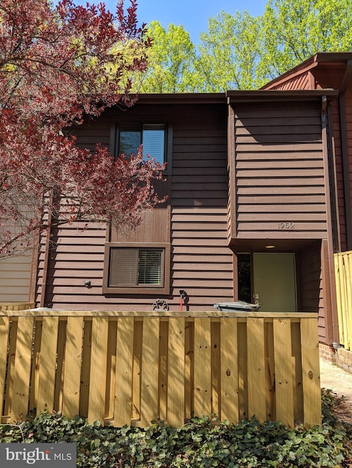 1952 Winterport Cluster, Reston, VA 20191 - photo 1