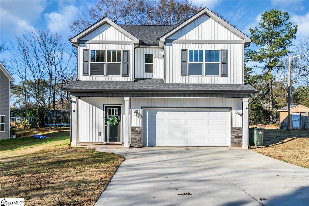 110 W 4th Ave, Easley, SC 29640 - photo 1