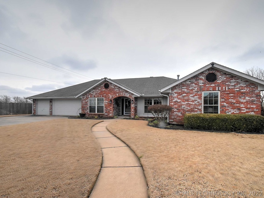 2709 Kensington Way, Bartlesville, OK 74006 - photo 1