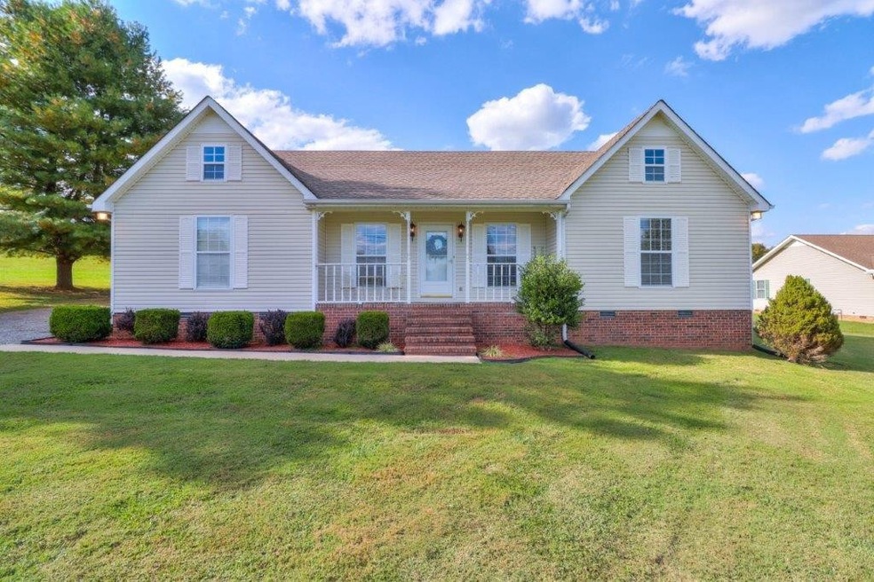 409 Meadowlark Dr, Shelbyville, TN 37160 - photo 1