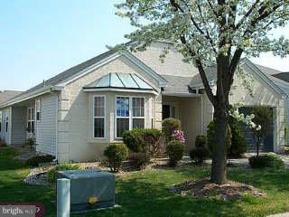 627 Cascade Dr S, Mount Laurel, NJ 08054 - photo 1