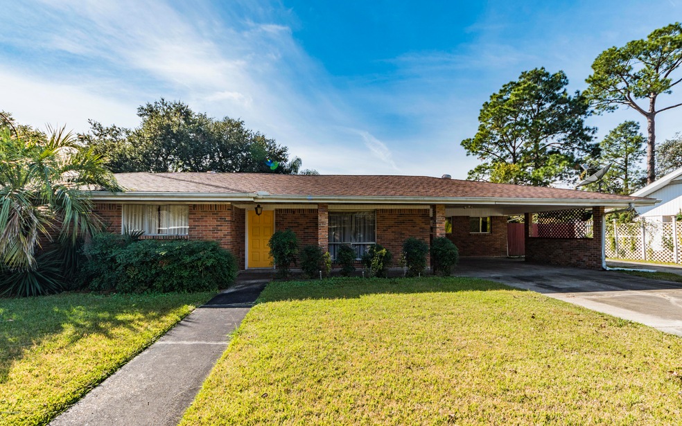 204 Broadmoor Blvd, Lafayette, LA 70503 - photo 1