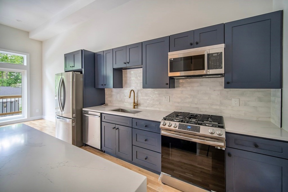 46 Union St unit 8, Weymouth, MA 02190 - photo 1