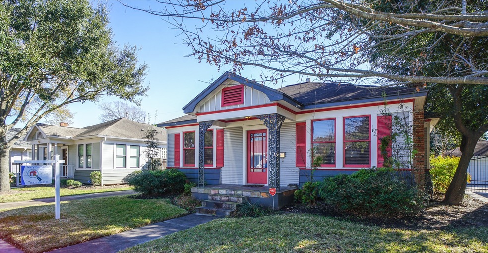 722 W Temple St, Houston, TX 77009 - photo 1