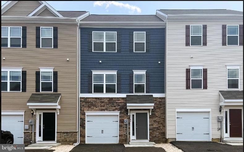 3391 Landmark Ct, Chambersburg, PA 17201 - photo 1