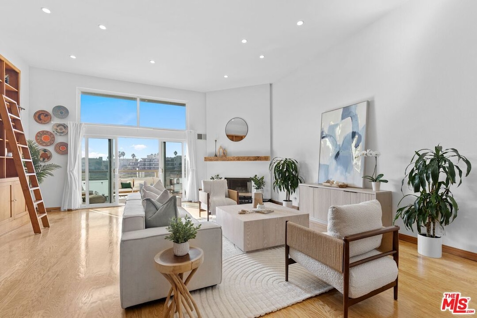 3950 Via Dolce unit 518, Marina Del Rey, CA 90292 - photo 1