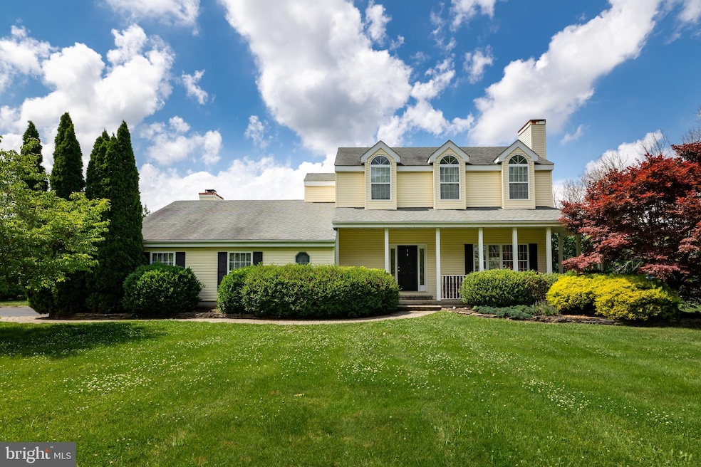 1 Kings Ct, Columbus, NJ 08022 - photo 1