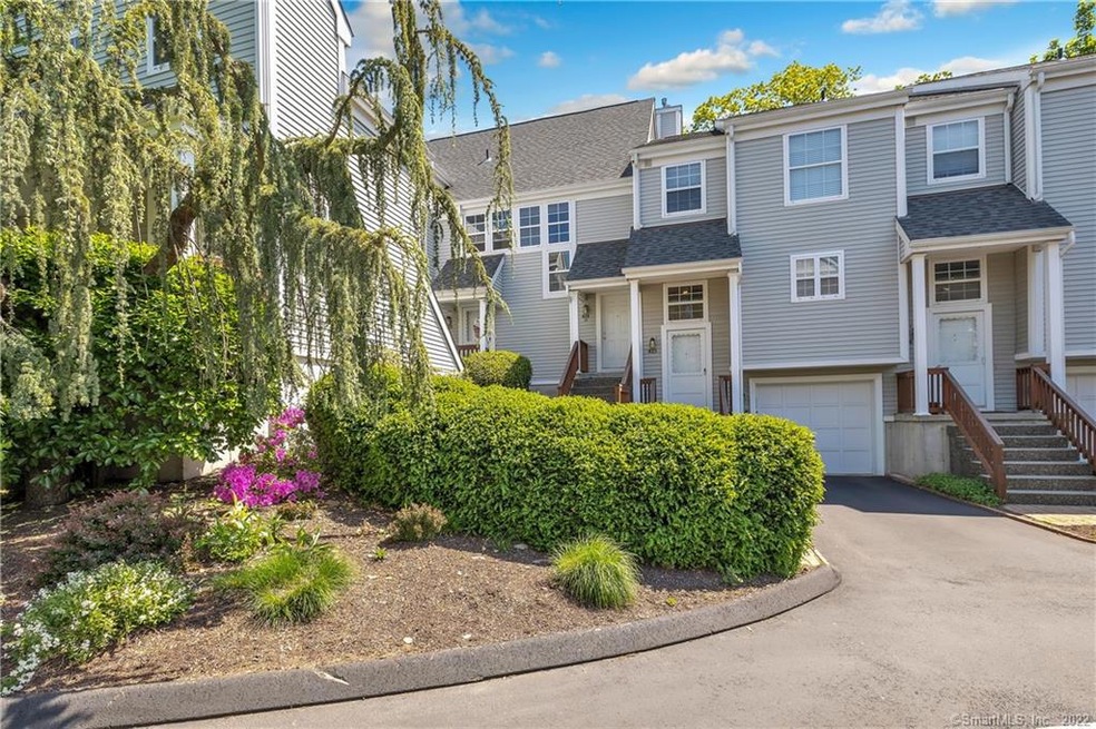 414 Foxboro Dr unit 414, Norwalk, CT 06851 - photo 1