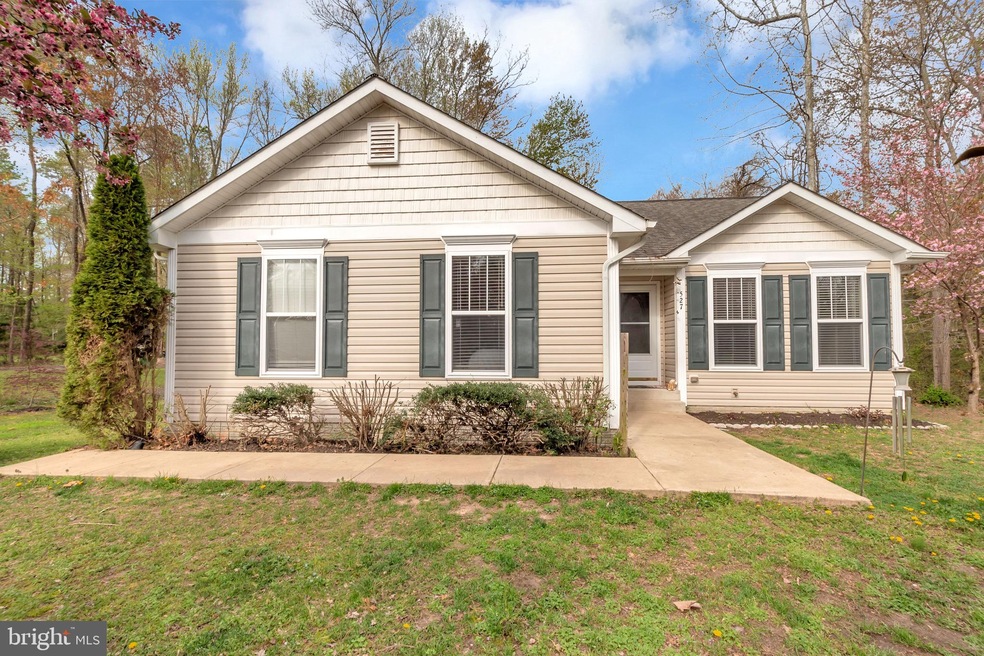 527 Rolando Dr, Colonial Beach, VA 22443 - photo 1