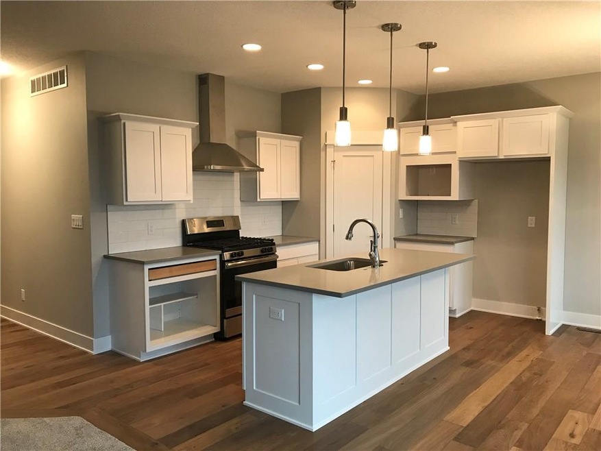 9710 Marnewood Dr, Johnston, IA 50131 - photo 1