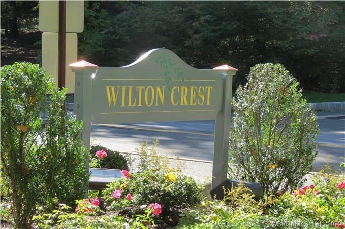 Welcome to Wilton Crest! Walk to town center and a