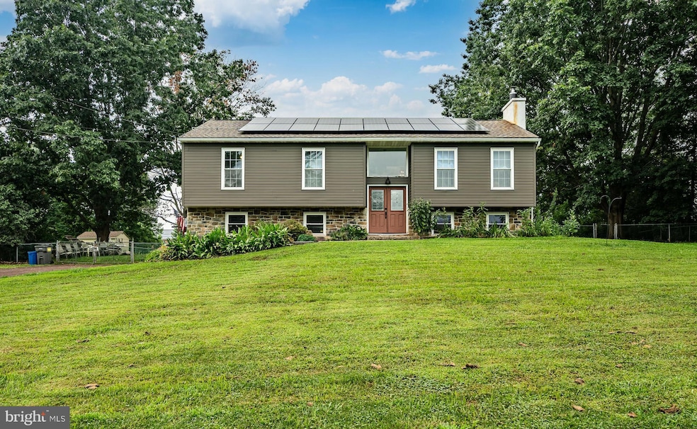 587 Kemp Rd, Pottstown, PA 19465 - photo 1