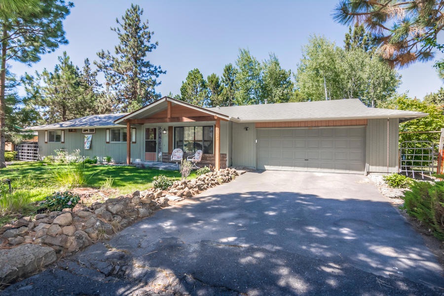 61593 Admiral Way, Bend, OR 97702 - photo 1