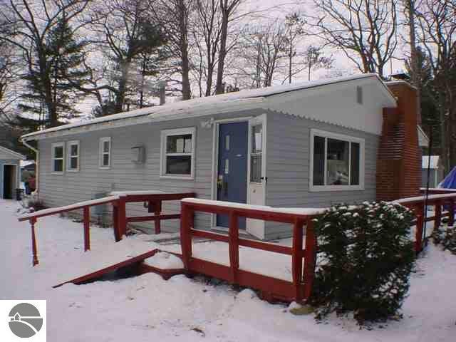 1012 S 9th St, Au Gres, MI 48703 - photo 1