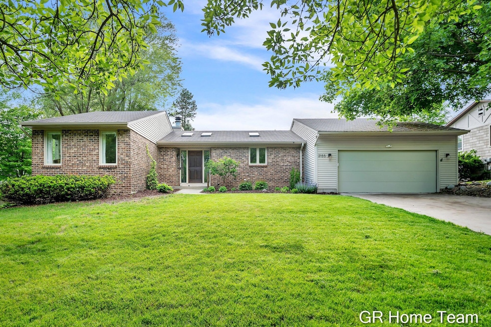 2155 Rolling Hills Drive SE