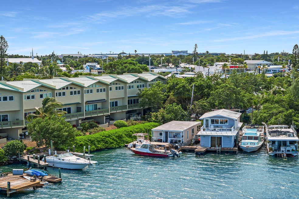 13 Mccoy Circle Waterfront