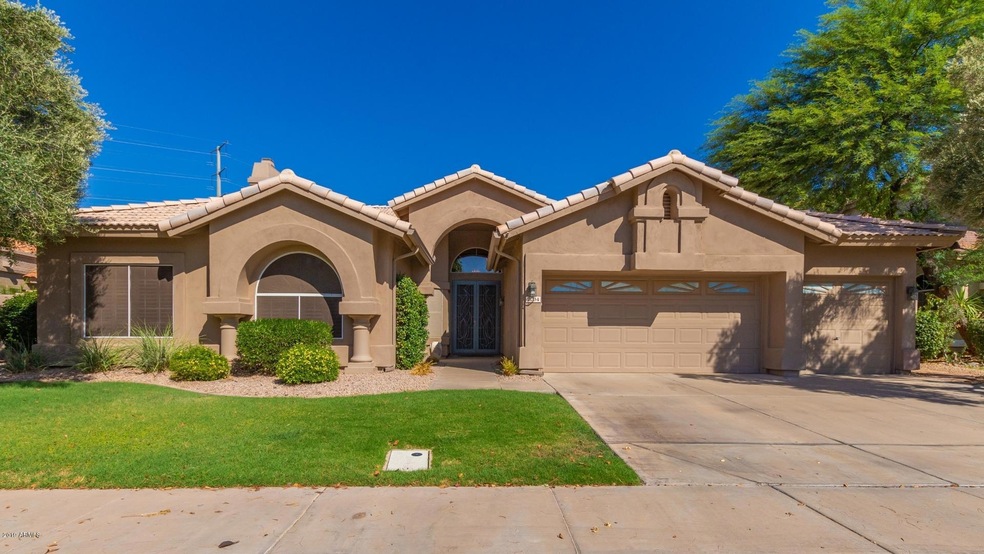 2034 E Dias Dr, Gilbert, AZ 85234 - photo 1