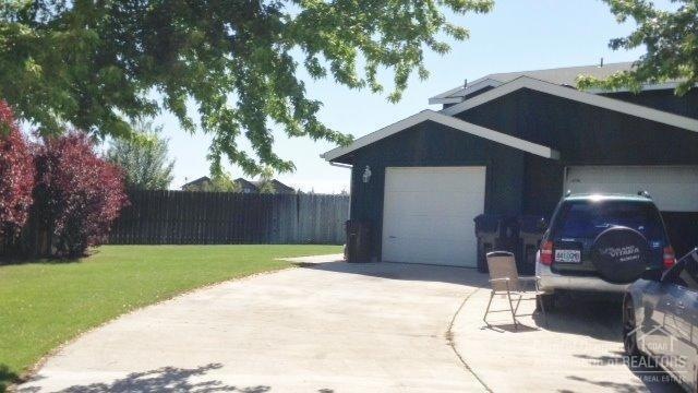 548 NE Negus Loop, Redmond, OR 97756 - photo 1