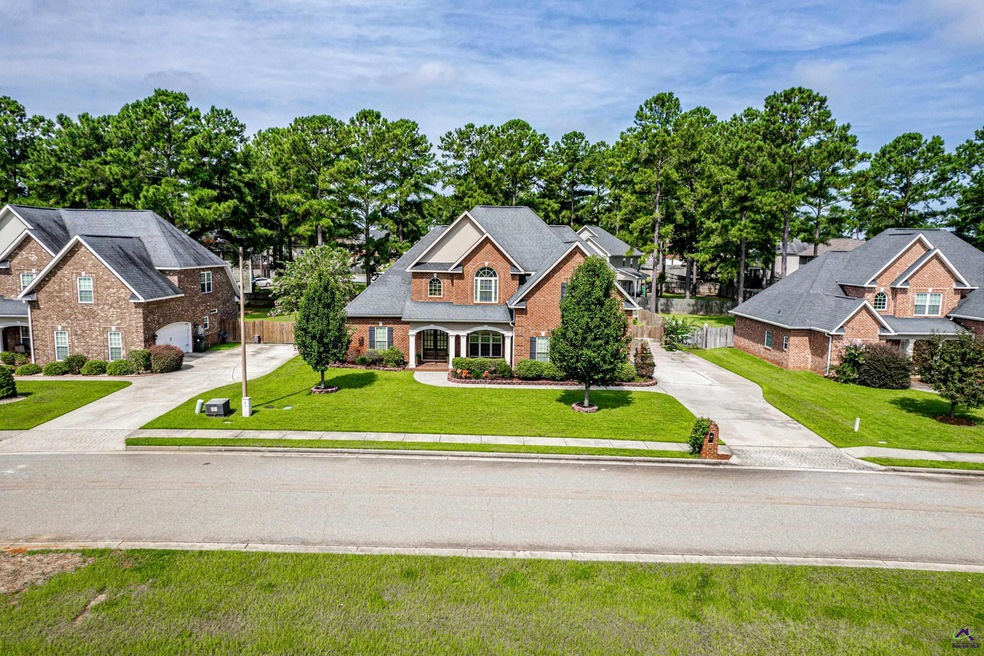 708 Foxborough Ln, Bonaire, GA 31005