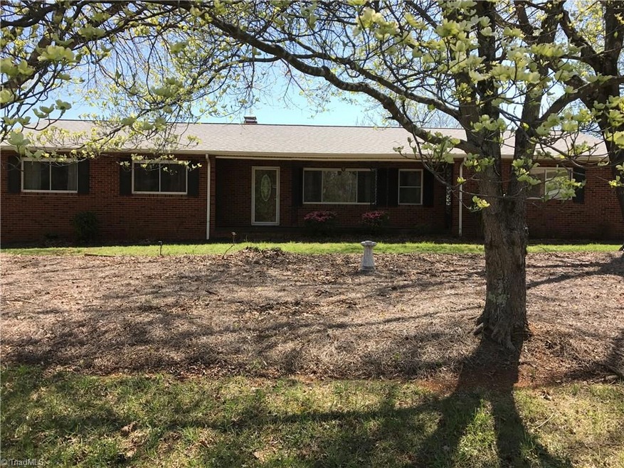 5019 Grandover Pkwy, Greensboro, NC 27407 - photo 1