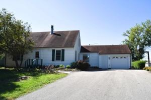 209 Orchard Ln, Columbus Junction, IA 52738 - photo 1