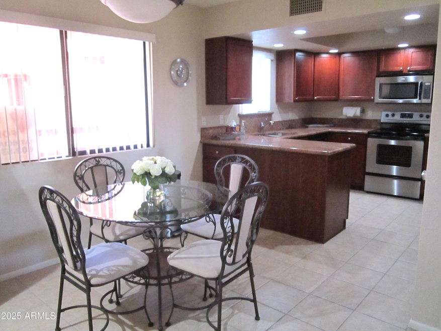 12212 N Paradise Village Pkwy S unit 449, Phoenix, AZ 85032 - photo 1
