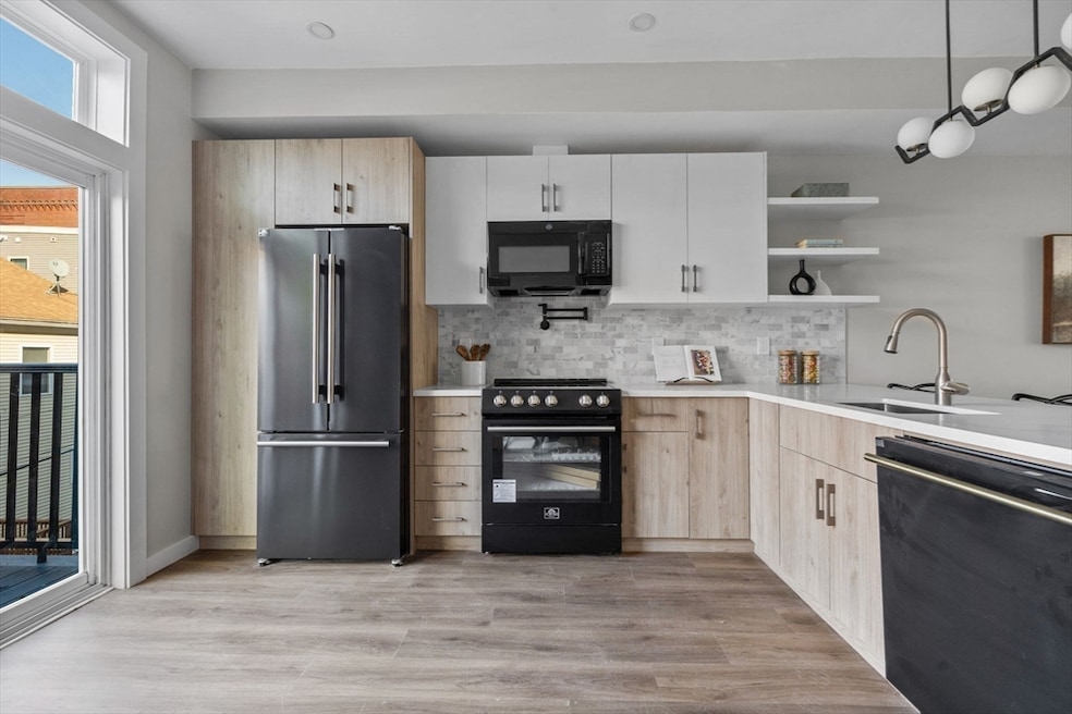 For Sale $799,999 • Co-Listing Agent