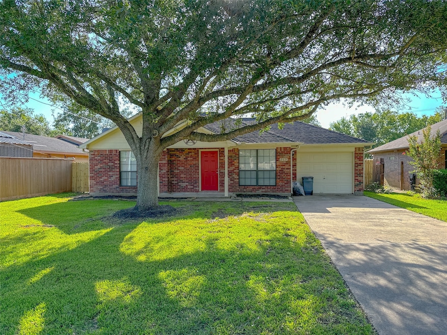 1052 County Road 855a, Alvin, TX 77511 - photo 1