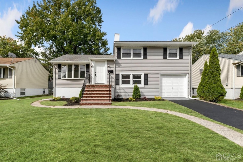 Welcome Home... 71 Mercury Avenue
