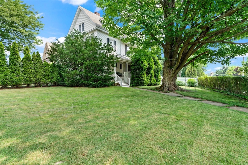 Sold $1,275,000 • Co-Listing Agent