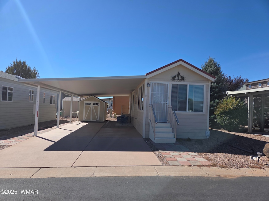1864 Par Cir, Show Low, AZ 85901 - photo 1