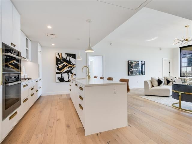picture taken of same floor plan on a different fl