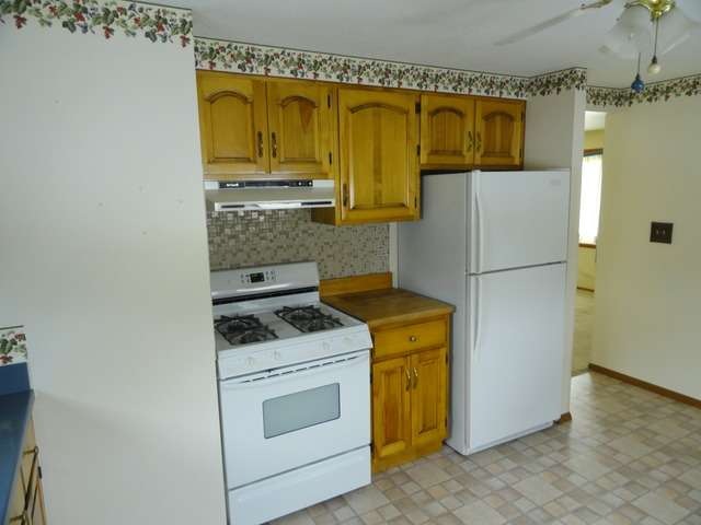 340 E Benton St, Oswego, IL 60543 - photo 1