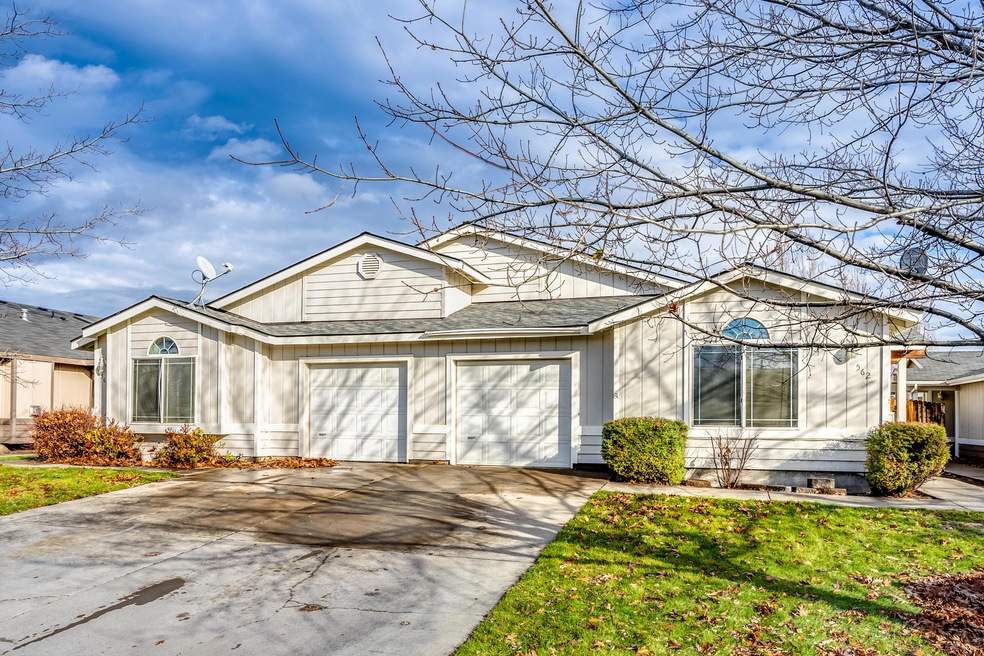 562 Negas Lp, Redmond-10