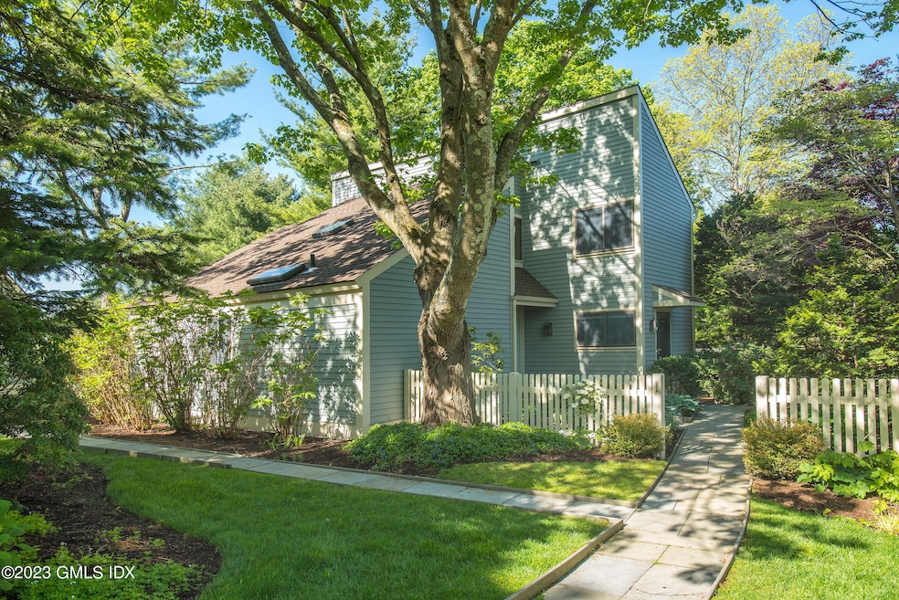 1 E Lyon Farm Dr, Greenwich, CT 06831 - photo 1