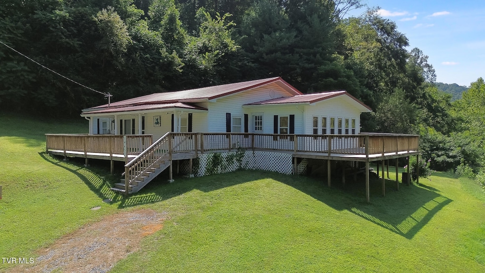 14439 Holbrook Chapel Rd, Coeburn, VA 24230 - photo 1