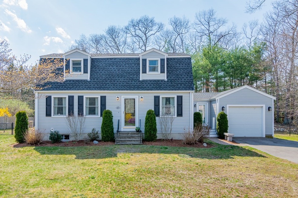 27 Morton St, Hanson, MA 02341 - photo 1