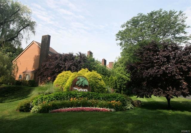 171 Ivy Hill Ln, Rye Brook, NY 10573 - photo 1