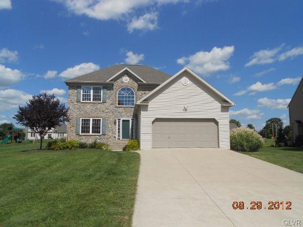 1949 Creamery Ct, Alburtis, PA 18011 - photo 1