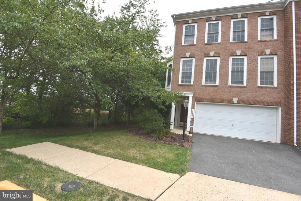21821 Ladyslipper Square, Ashburn, VA 20147 - photo 1