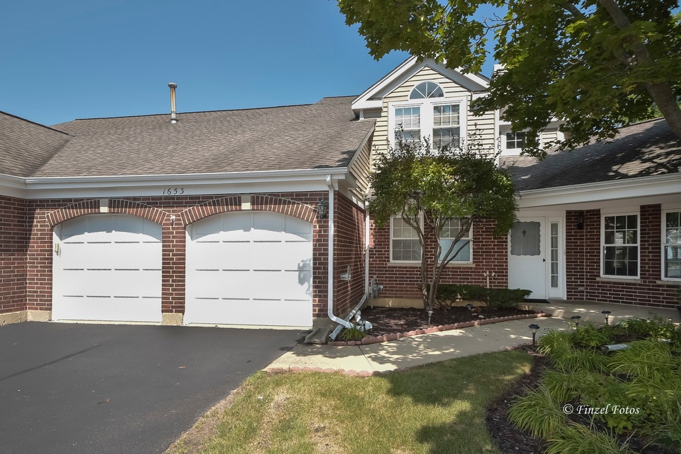 1653 Glengarry Ct, Algonquin, IL 60102 - photo 1