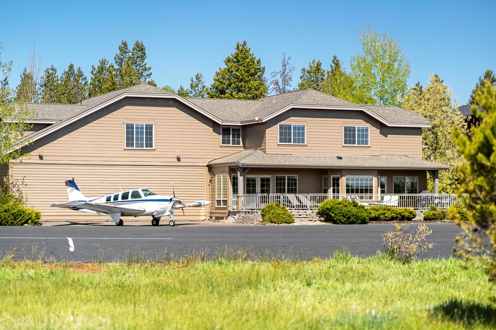 Hangar Home In Sunriver!
