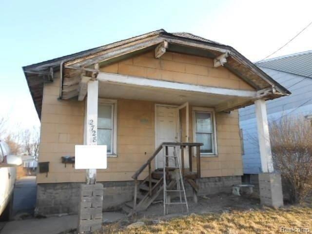 2728 Corunna Rd, Flint, MI 48503 - photo 1
