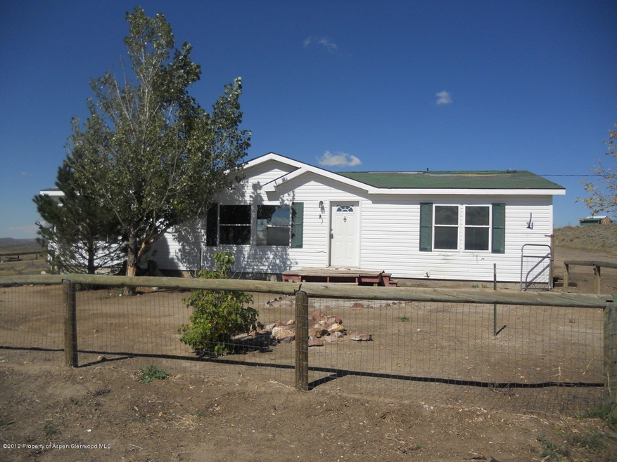 548 Valley View Dr, Craig, CO 81625 - photo 1