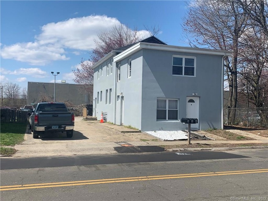 684 Honeyspot Rd, Stratford, CT 06615 - photo 1