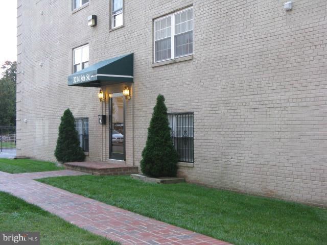 3214 8th St SE unit 4, Washington, DC 20032 - photo 1
